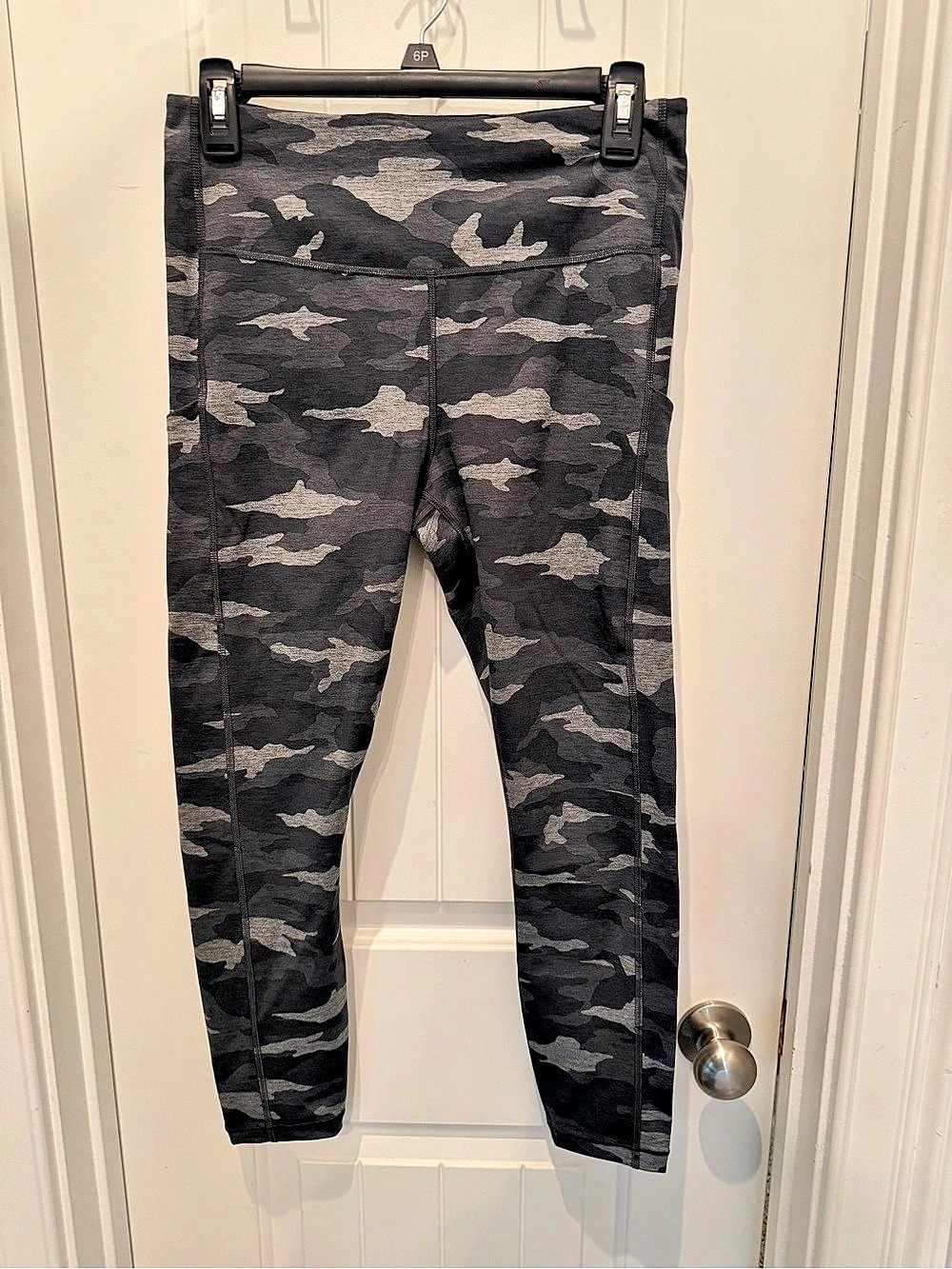 Athleta Ultimate Stash Pocket Camo 7/8 Leggings